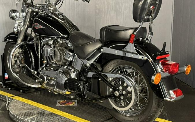 2015 Harley-Davidson Heritage Softail Classic FLSTC BLACK W/ PINSTRI