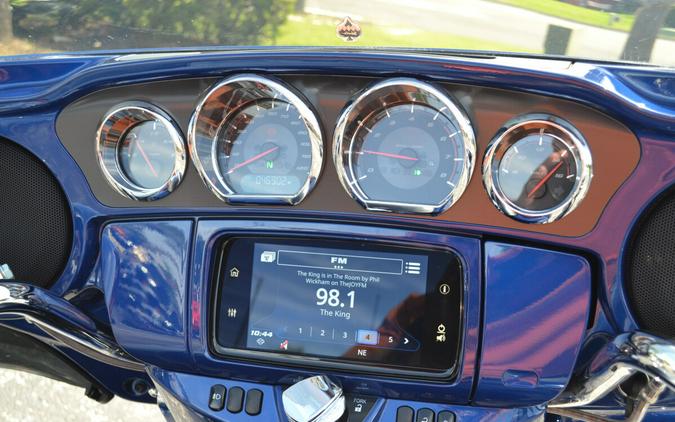 2020 Harley-Davidson CVO™ Limited Moonlight Blue & Deep Sea Blue - FLHTKSE