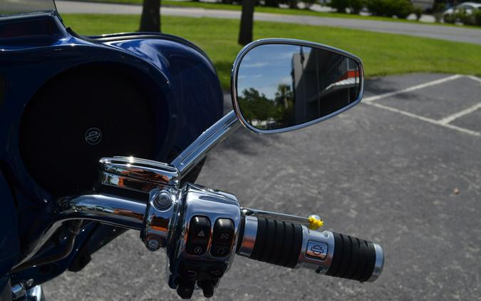 2020 Harley-Davidson CVO™ Limited Moonlight Blue & Deep Sea Blue - FLHTKSE