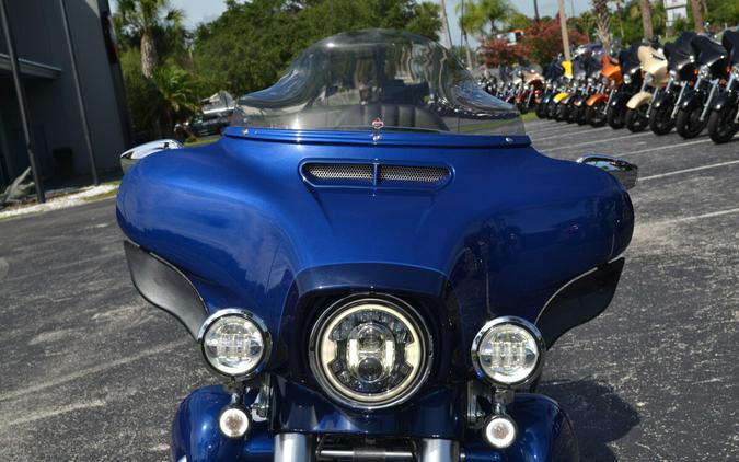 2020 Harley-Davidson CVO™ Limited Moonlight Blue & Deep Sea Blue - FLHTKSE