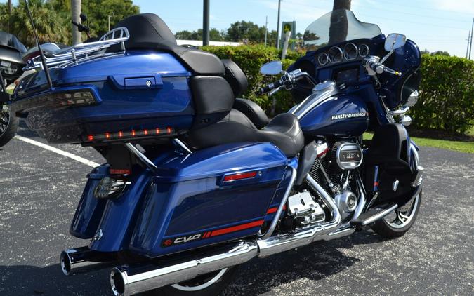 2020 Harley-Davidson CVO™ Limited Moonlight Blue & Deep Sea Blue - FLHTKSE