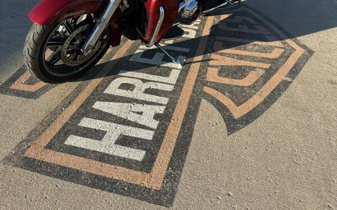 2023 Harley-Davidson® Ultra Limited Heirloom Red Fade