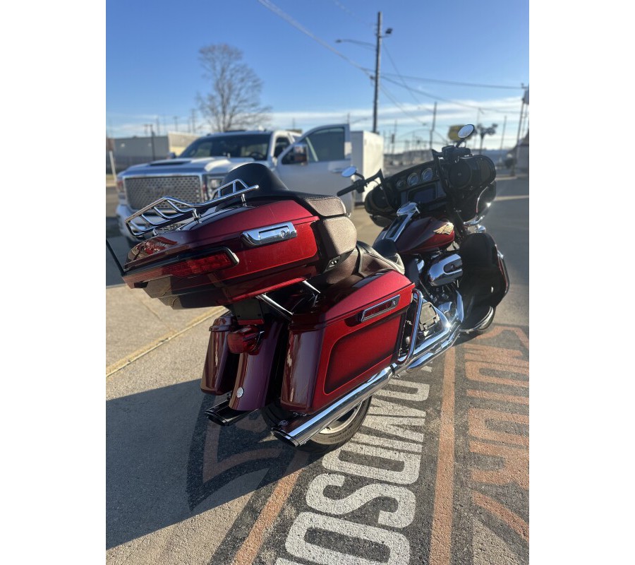 2023 Harley-Davidson® Ultra Limited Heirloom Red Fade