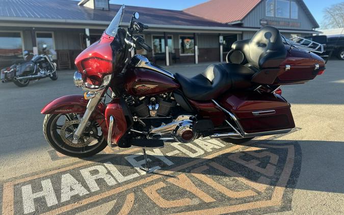 2023 Harley-Davidson® Ultra Limited Heirloom Red Fade