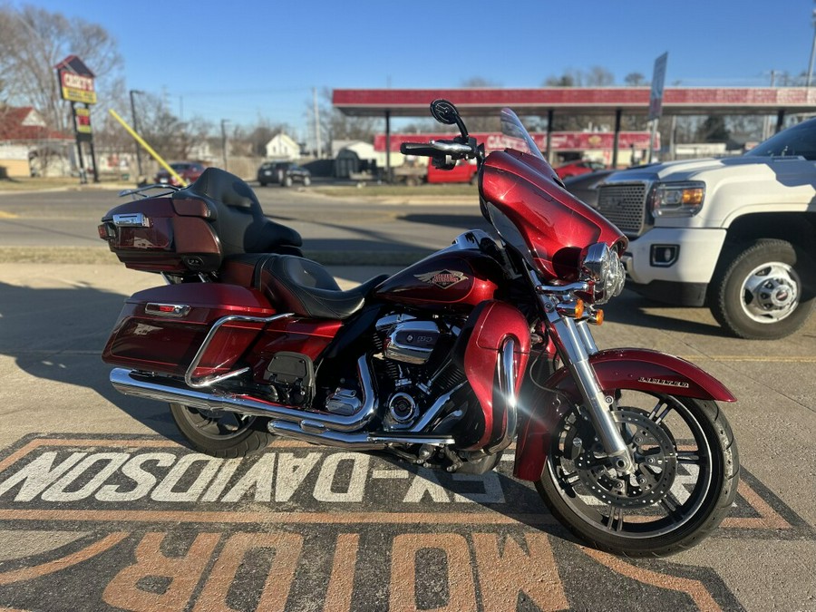 2023 Harley-Davidson® Ultra Limited Heirloom Red Fade