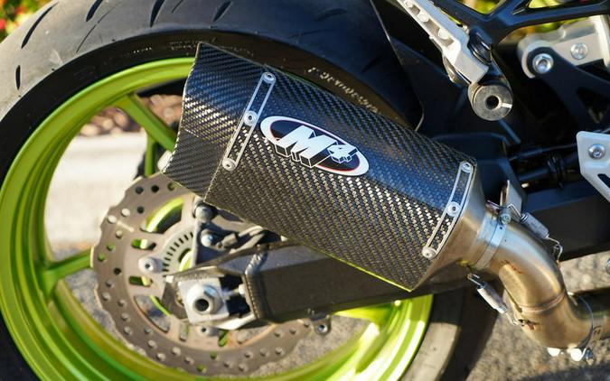 2021 Kawasaki Z900 ABS Pearl Blizzard White/Metallic Spark Black