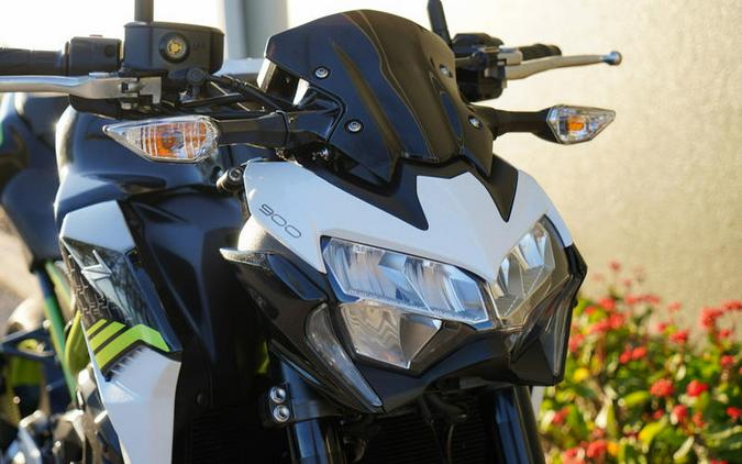 2021 Kawasaki Z900 ABS Pearl Blizzard White/Metallic Spark Black