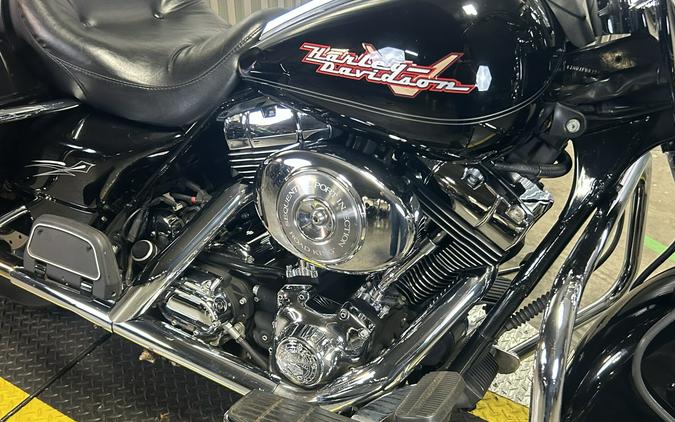 2004 Harley-Davidson Road King Classic BLACK W/PINSTRIPE