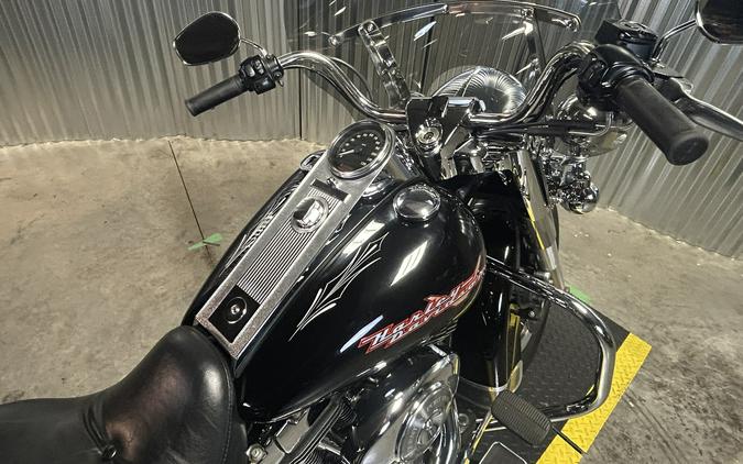2004 Harley-Davidson Road King Classic BLACK W/PINSTRIPE