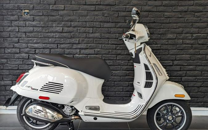 2023 Vespa GTS SUPER