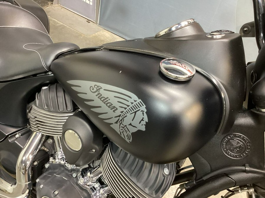 2017 Indian Motorcycle® Chief Dark Horse® Thunder Black Smoke