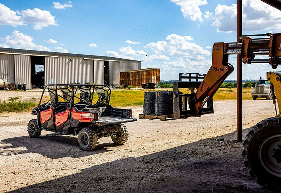 2023 Honda Pioneer 1000-6 Crew Deluxe