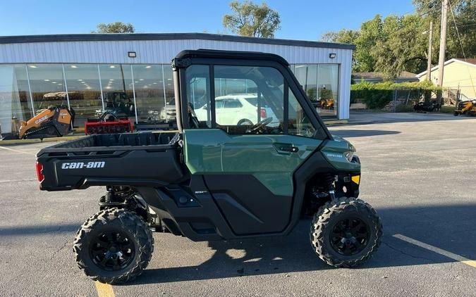 2026 Can-Am DEFENDER DPSCAB 65 HD9 - COMPASS GREEN