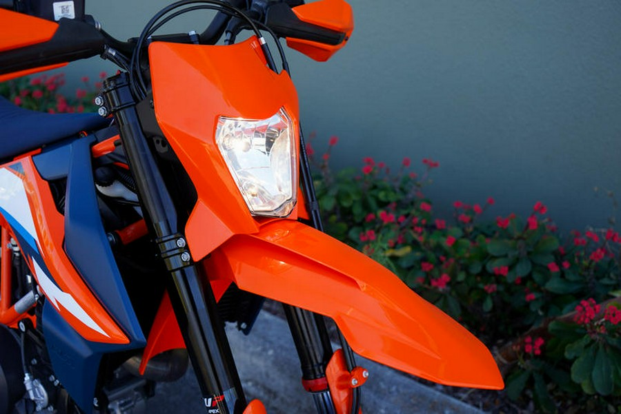 2024 KTM 690 SMC R