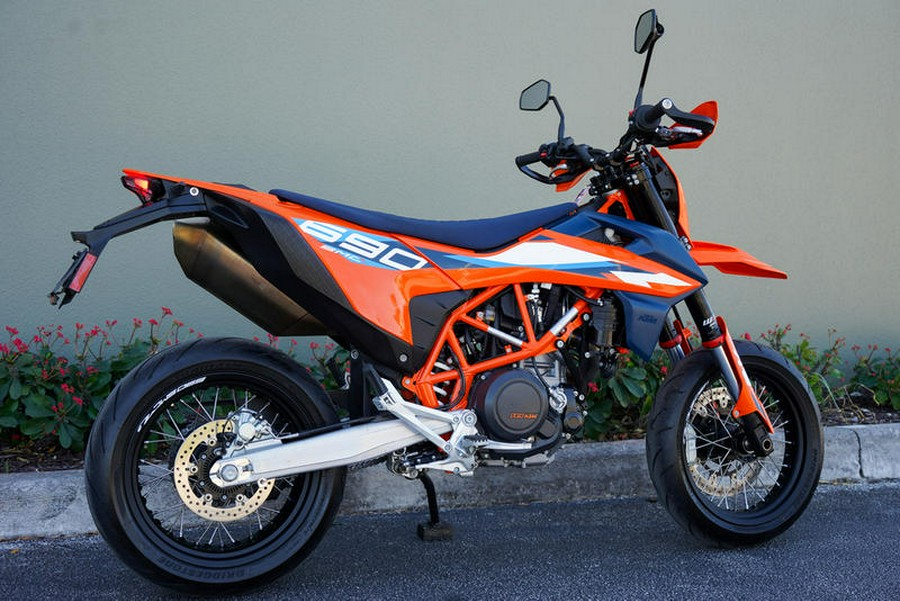 2024 KTM 690 SMC R