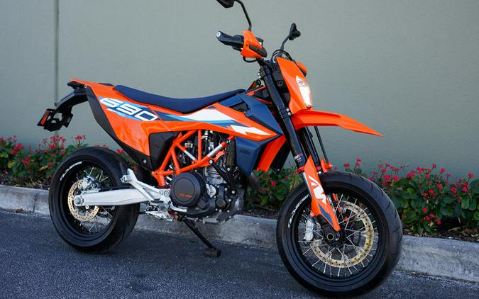 2024 KTM 690 SMC R