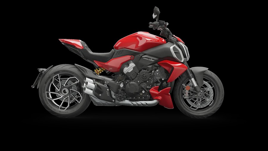 2026 Ducati DIAVEL V4