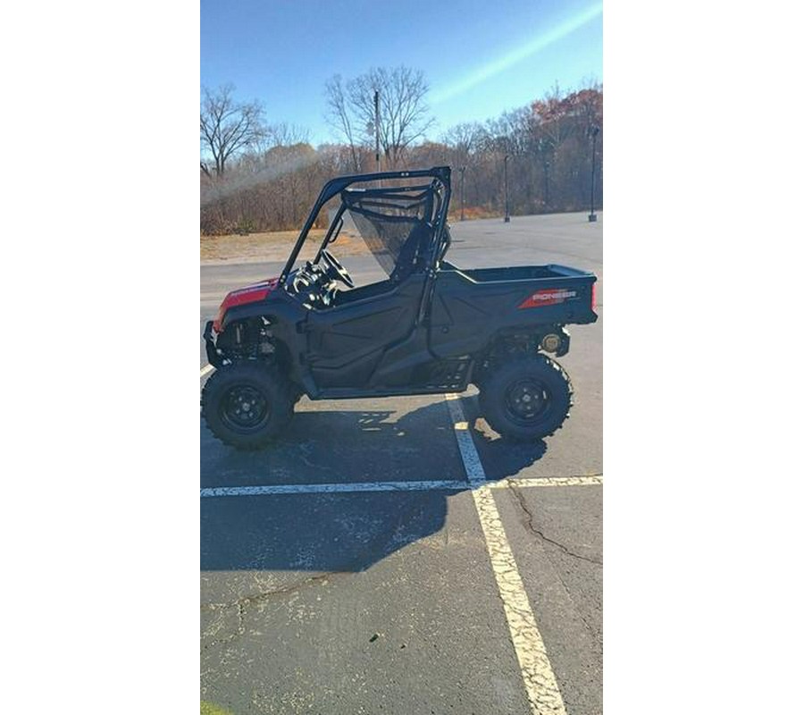 2025 Honda® Pioneer 1000