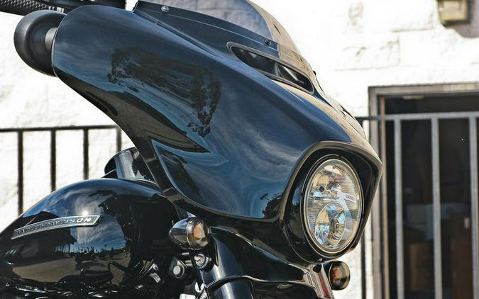 2018 Harley-Davidson® FLHXS - Street Glide® Special