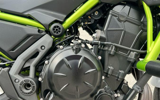 2021 Kawasaki Z650 ABS Pearl Blizzard White/Metallic Spark Black