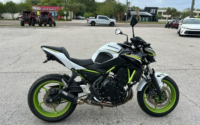 2021 Kawasaki Z650 ABS Pearl Blizzard White/Metallic Spark Black