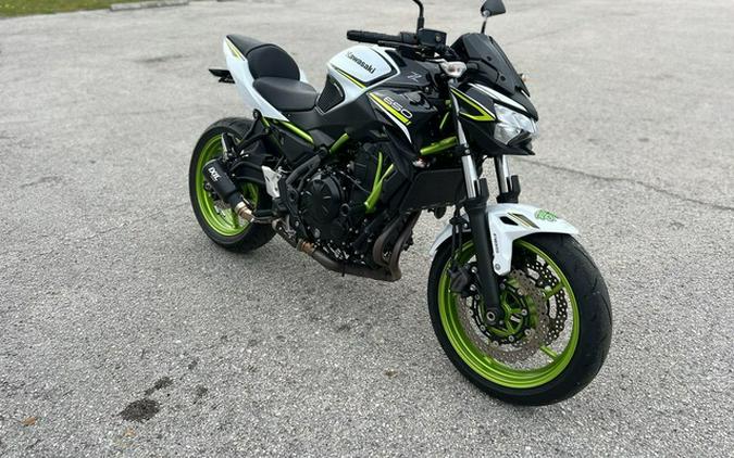 2021 Kawasaki Z650 ABS Pearl Blizzard White/Metallic Spark Black