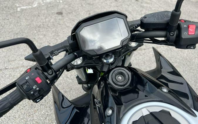 2021 Kawasaki Z650 ABS Pearl Blizzard White/Metallic Spark Black