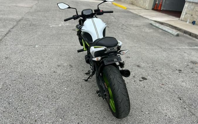 2021 Kawasaki Z650 ABS Pearl Blizzard White/Metallic Spark Black