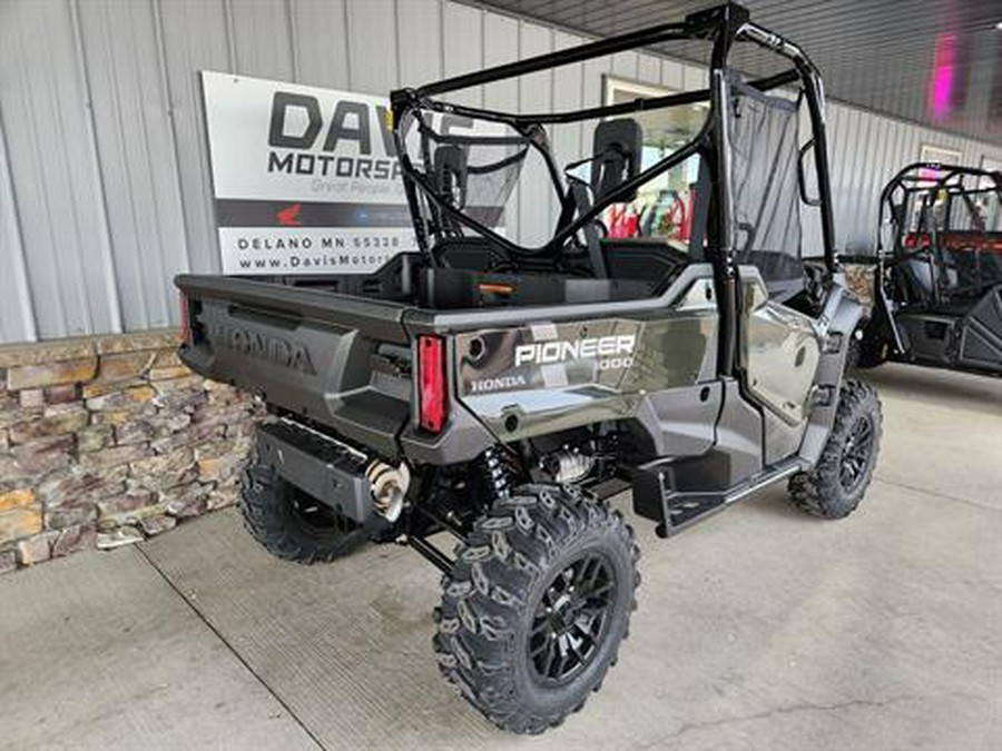 2025 Honda Pioneer 1000 Deluxe