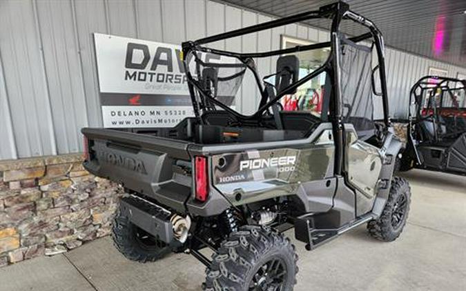 2025 Honda Pioneer 1000 Deluxe