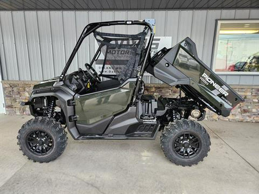 2025 Honda Pioneer 1000 Deluxe