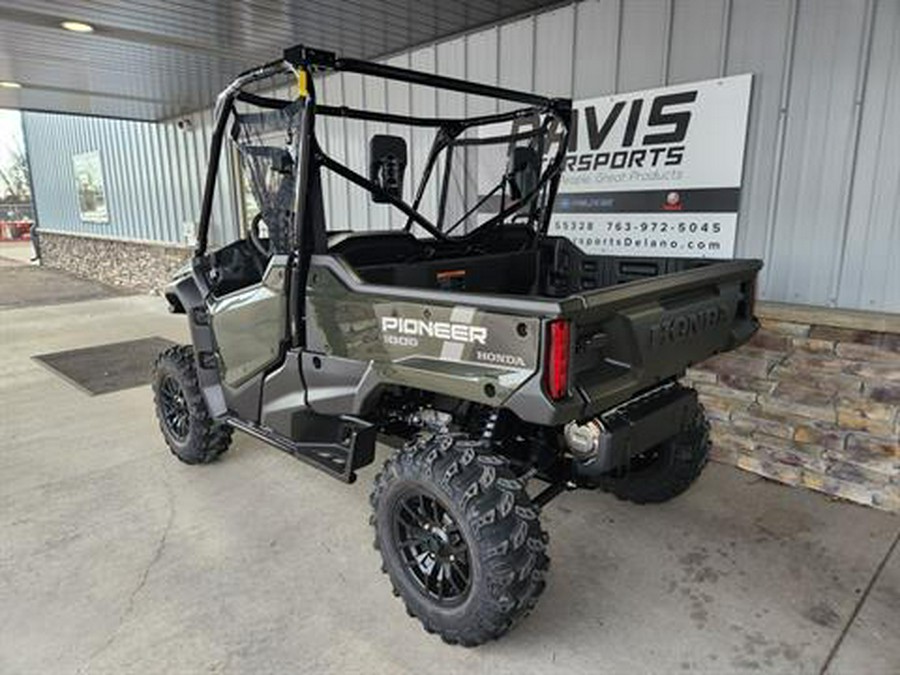 2025 Honda Pioneer 1000 Deluxe