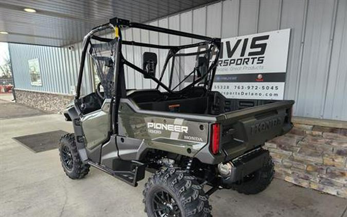 2025 Honda Pioneer 1000 Deluxe