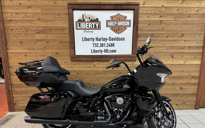 2026 Harley-Davidson® Road Glide Limited Vivid Black Black Trim FLTRXL