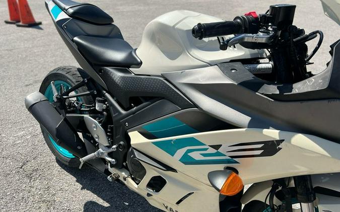 2024 Yamaha YZF-R3 R3