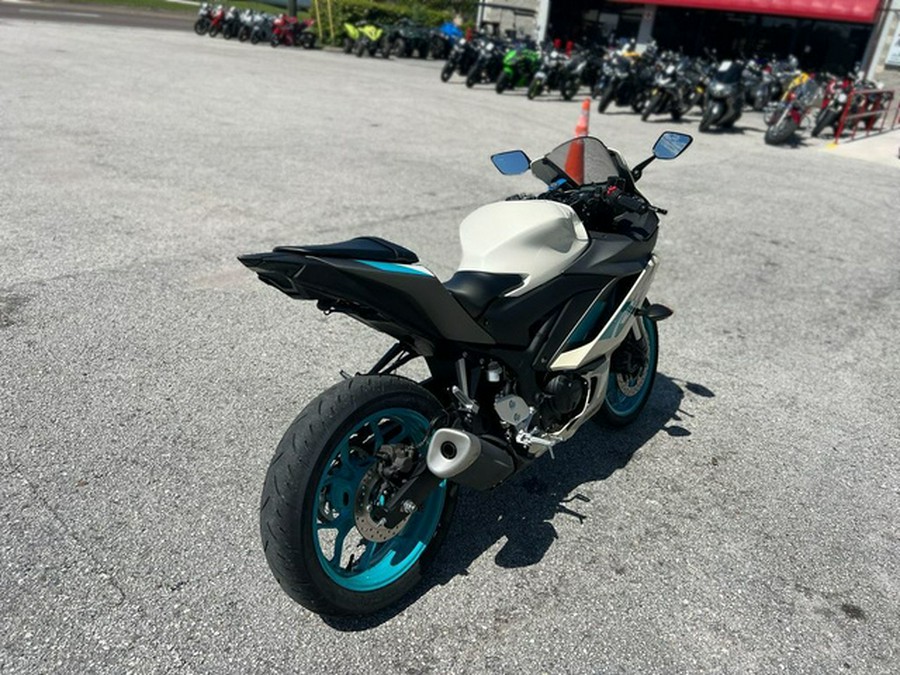 2024 Yamaha YZF-R3 R3