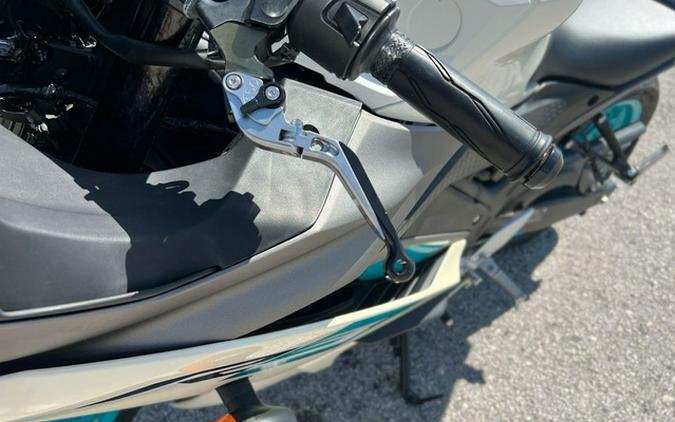 2024 Yamaha YZF-R3 R3