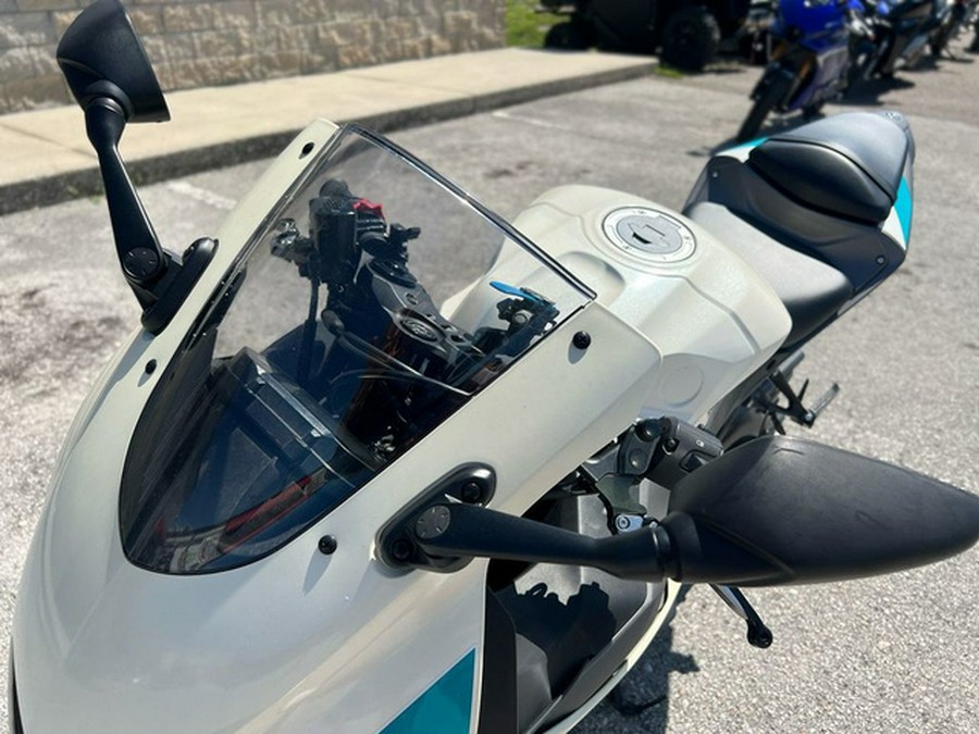 2024 Yamaha YZF-R3 R3
