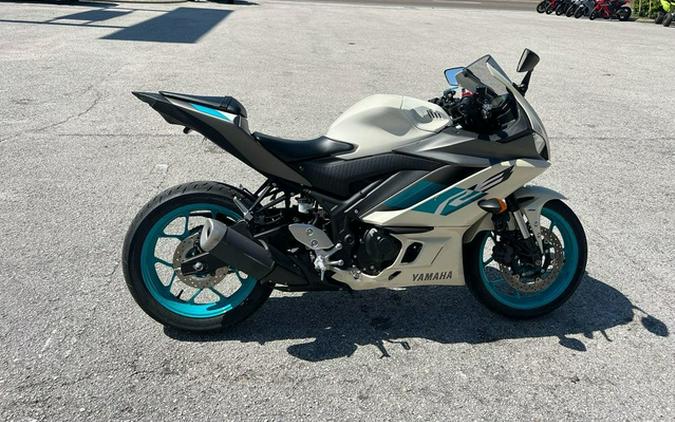 2024 Yamaha YZF-R3 R3