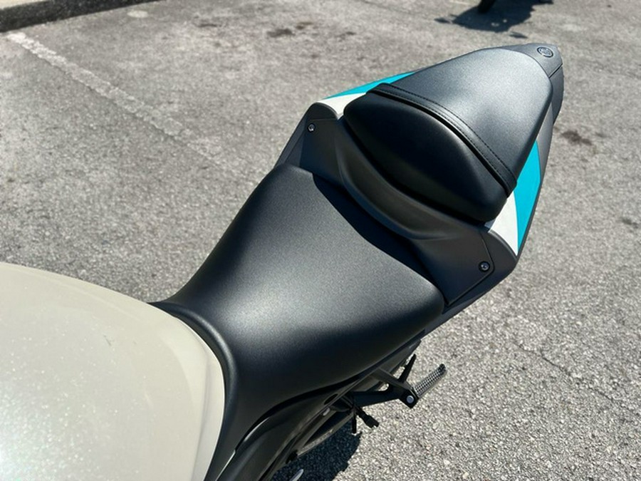 2024 Yamaha YZF-R3 R3