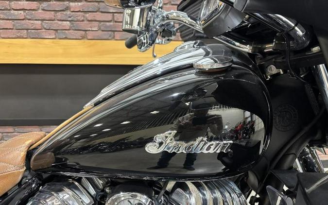 2015 Indian Motorcycle® Roadmaster™ Thunder Black