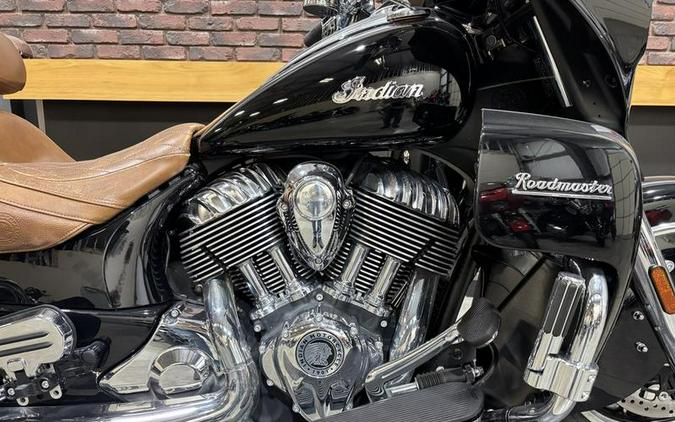 2015 Indian Motorcycle® Roadmaster™ Thunder Black