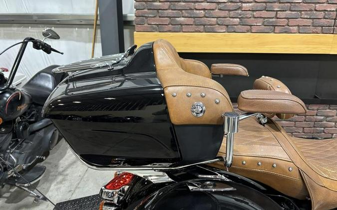 2015 Indian Motorcycle® Roadmaster™ Thunder Black