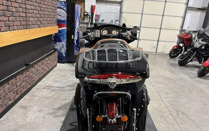 2015 Indian Motorcycle® Roadmaster™ Thunder Black