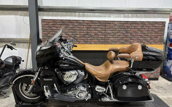2015 Indian Motorcycle® Roadmaster™ Thunder Black