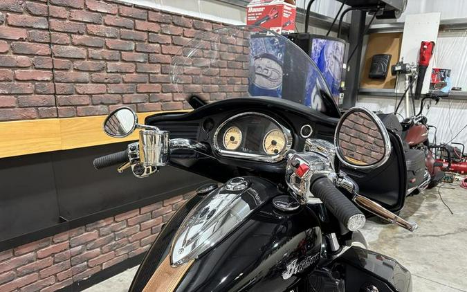 2015 Indian Motorcycle® Roadmaster™ Thunder Black