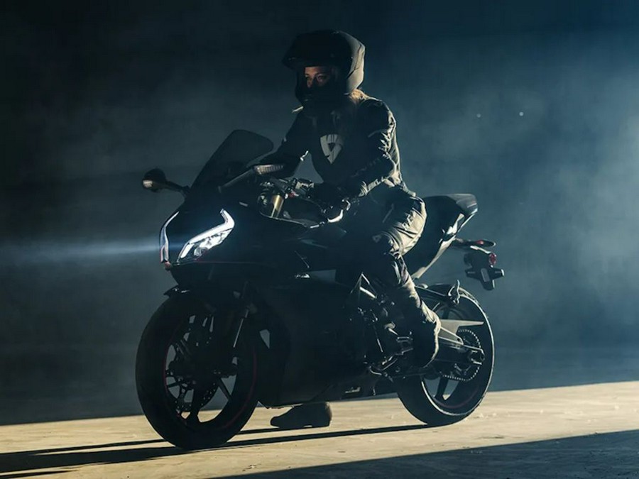 2025 CFMOTO 450SS Zircon Black