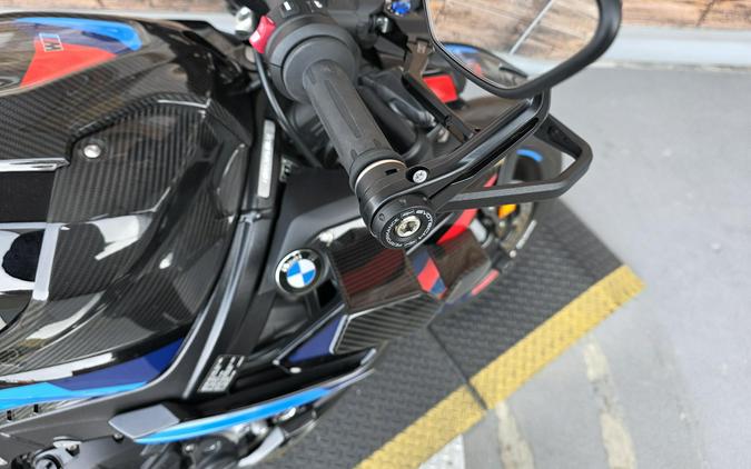 2025 BMW M 1000 R