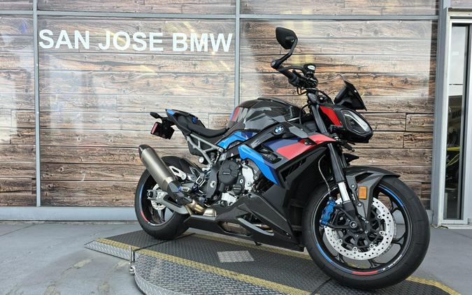 2025 BMW M 1000 R