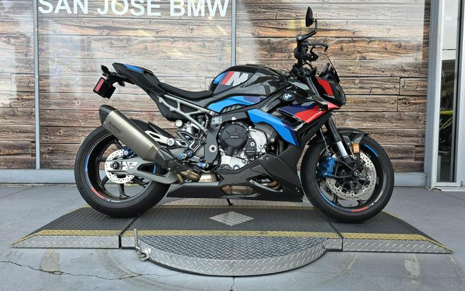2025 BMW M 1000 R